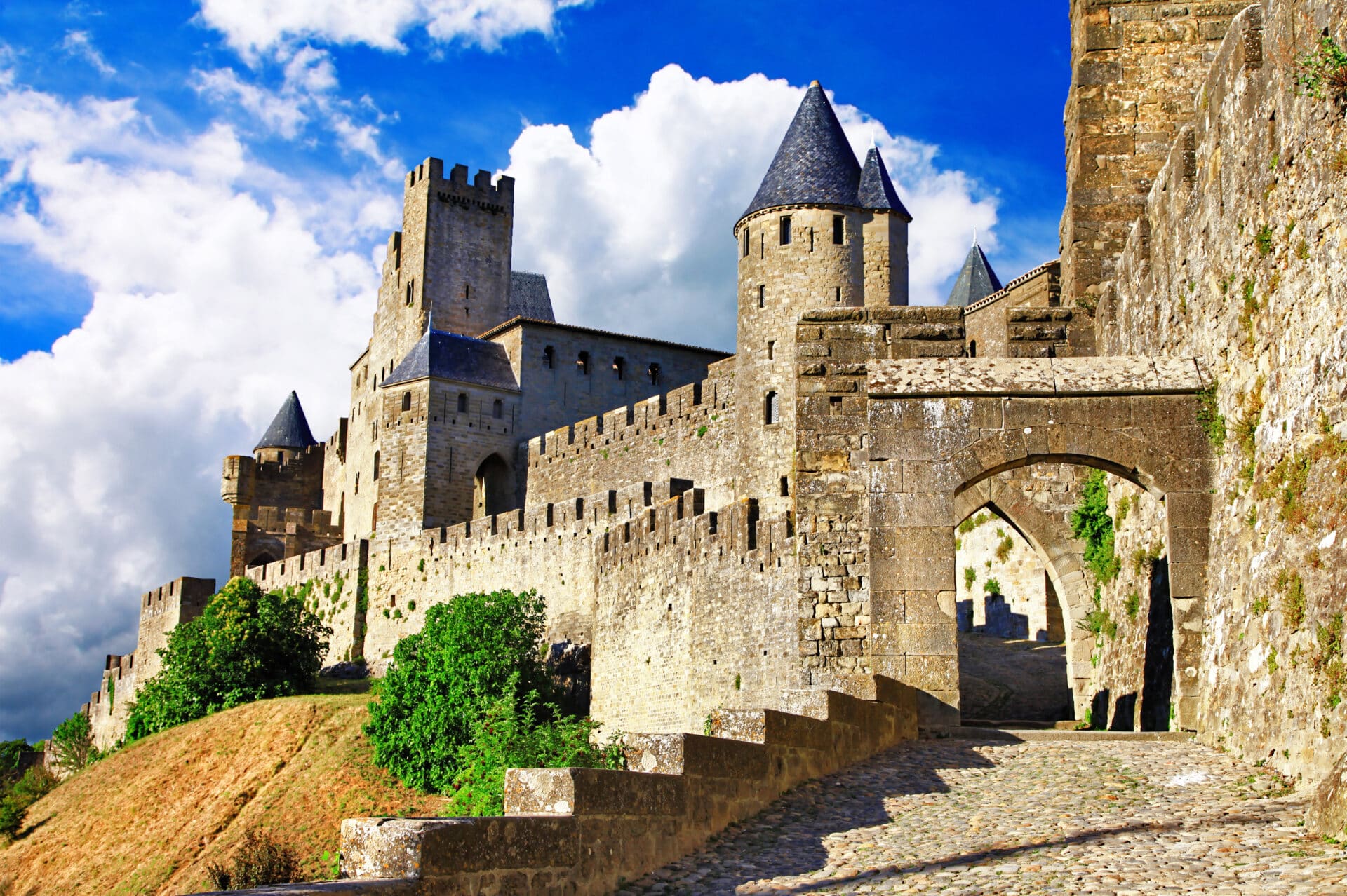 medieval castles of France – Carcassonne, most biggest forteress Services de traduction et d'interprétation à Carcassonne